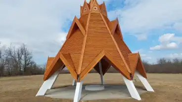 Pusztavacs Magarorszag Foldrajzi Kozeppontja