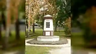 Revfulop Czigany Karoly Emlekoszlop