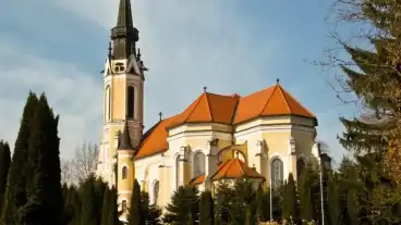 Ronok Katolikus Templom