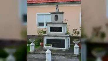 Ronok Milleniumi Emlekmu