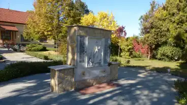 Soltszentimre Ii Vilaghaborus Emlekmu