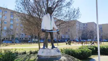 Szekesfehervar Petofi Sandor Szobor 01