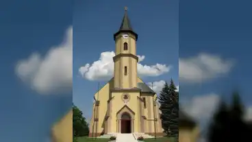 Szentkiraly Katolikus Templom