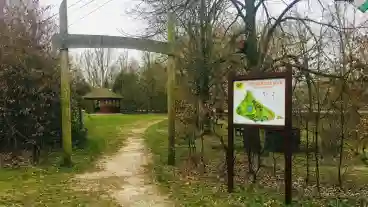 Szigetmonostor Madarbarat Park 01