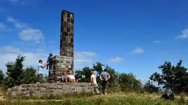 Tahitotfalu Voros Ko