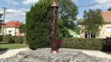 Tiszafoldvar Aradi Vertanuk Emlekoszlopa