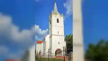 Ujker Katolikus Templom