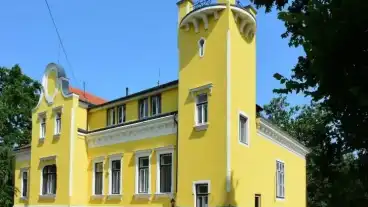 Uraiujfalu Ajkay Kastely