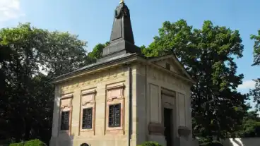 Urom Alexandra Pavlovna Sirkapolna