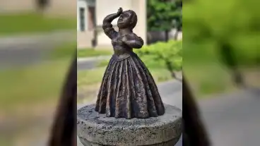 Vac Kolodko Maria Terezia Miniszobor 02