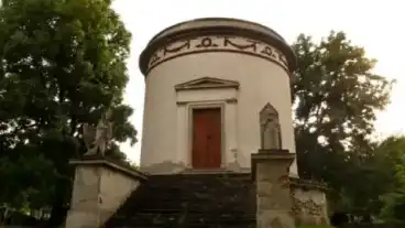 Val Urmenyi Mauzoleum