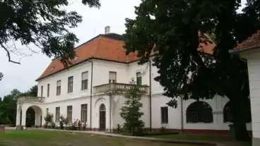 Vamosmikola Huszar Kastely