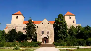 Varpalota Thury Var 1