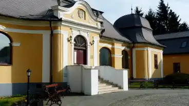 Vasarosnameny Tomcsay Kastely