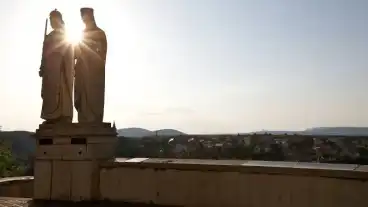 Veszprem I Istvan Kiraly Es Gizella Kiralyne Szobra 1