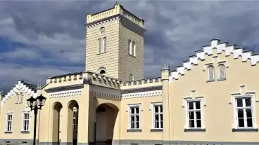 Zsaka Rhedey Kastely 1