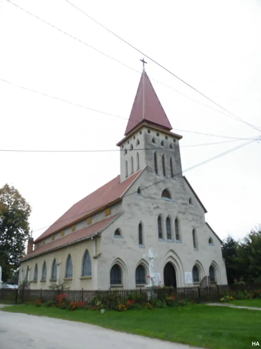 Kirandulastervezo-Dravasztata-Katolikus-templom.webp