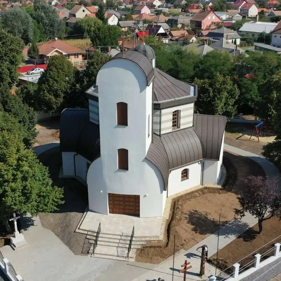Teglas-Gorogkatolikus-templom.webp