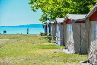 Balatonakali_Balatontourist_Strand_Holiday_Camping_2.webp