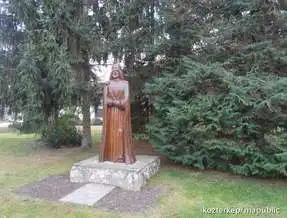 Kirandulastervezo-Cserenfa-Szent-Istvan-szobor.webp
