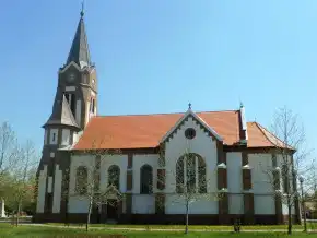 Tiszasziget-Katolikus-templom-2.webp